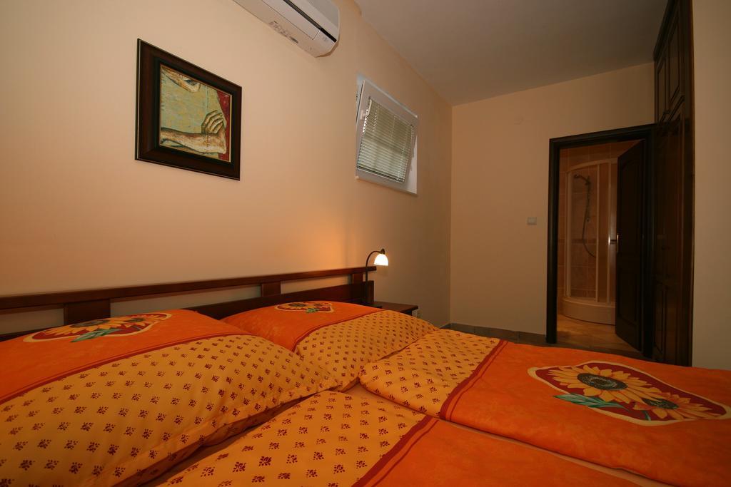 Damonte - Apartments And Rooms Budva Exteriör bild