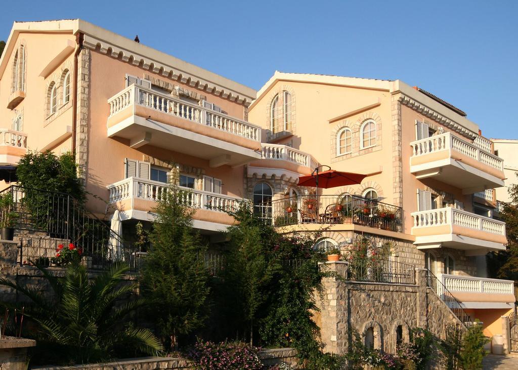 Damonte - Apartments And Rooms Budva Exteriör bild